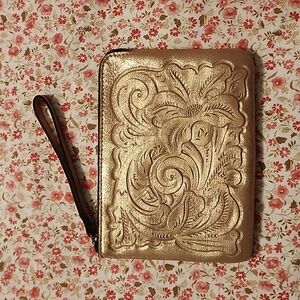 Patricia Nash wristlet